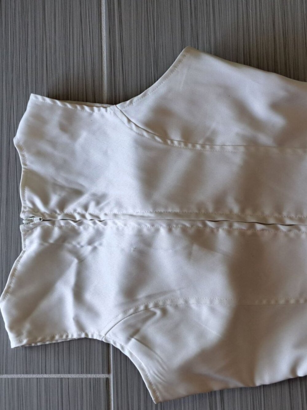Y2K Charlotte Russe White Satin Sleeveless Crop Top Black Lace Overlay Zip Small - Picture 7 of 10